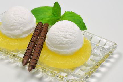 Кокосовое мороженое с ананасом