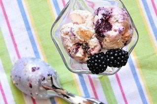 Мороженое Ежевичный чизкейк