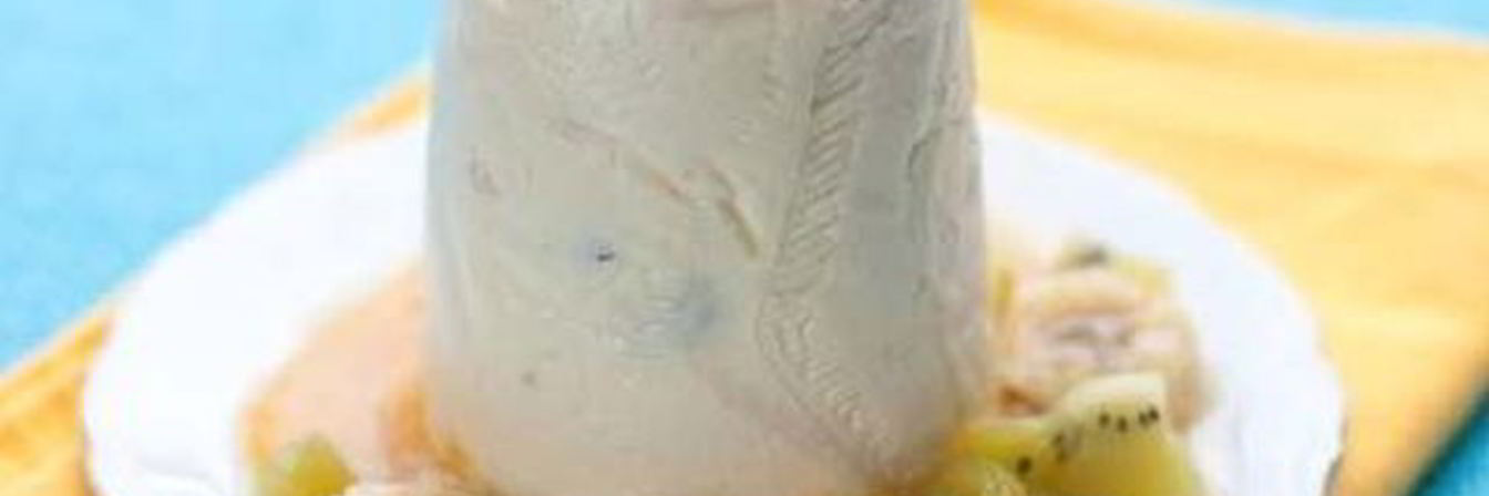 Мороженое из творога с медом и фруктами