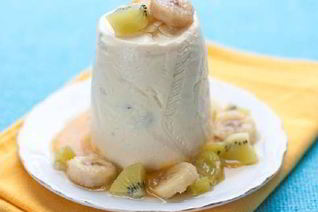 Мороженое из творога с медом и фруктами