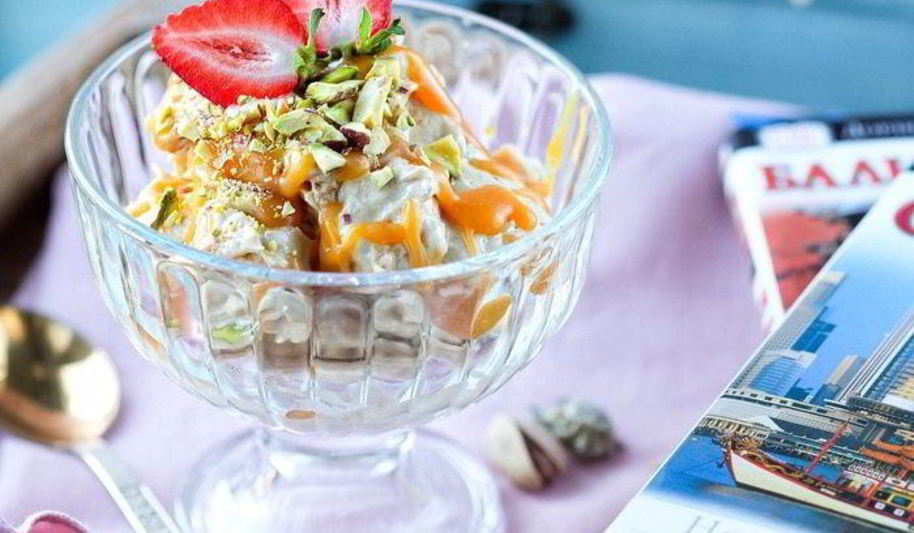 Рецепт мороженого из замороженного банана с арахисовой пастой и соленой карамелью