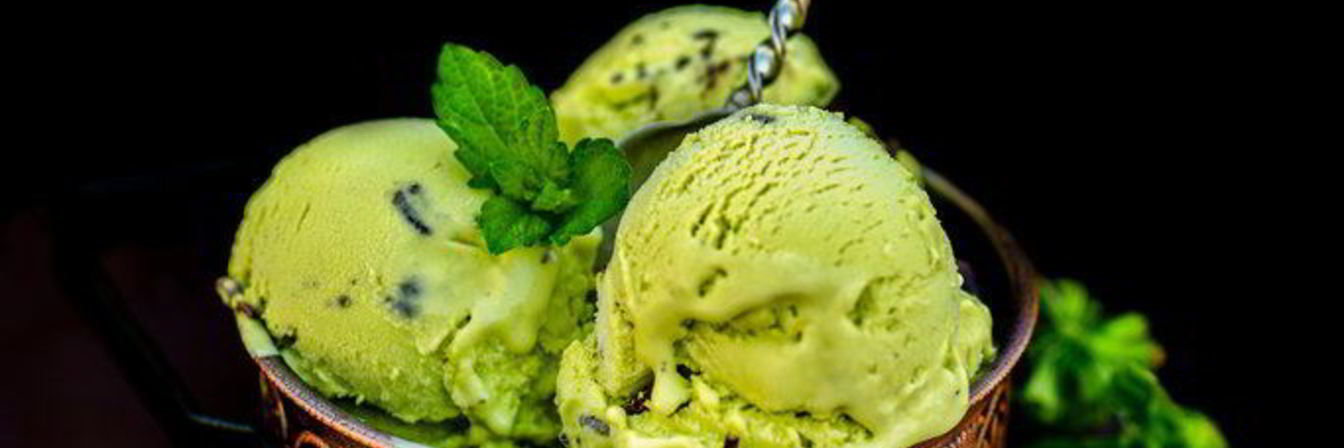 Мятное мороженое с шоколадом