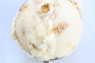 Овсяное мороженое с ванилью и крошкой овсяного печенья