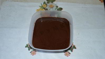 шоколадное мороженое с орехами в блендере