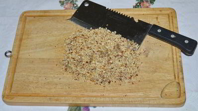 шоколадное мороженое с орехами в блендере