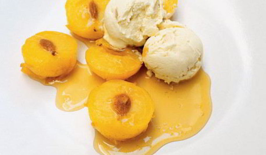 Рецепт слив в меду и мороженое с медом, нугой и имбирем