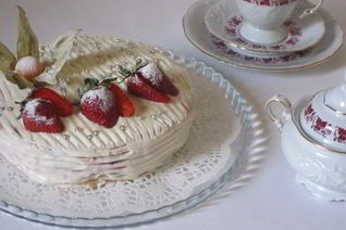 Торт-мороженое с безе