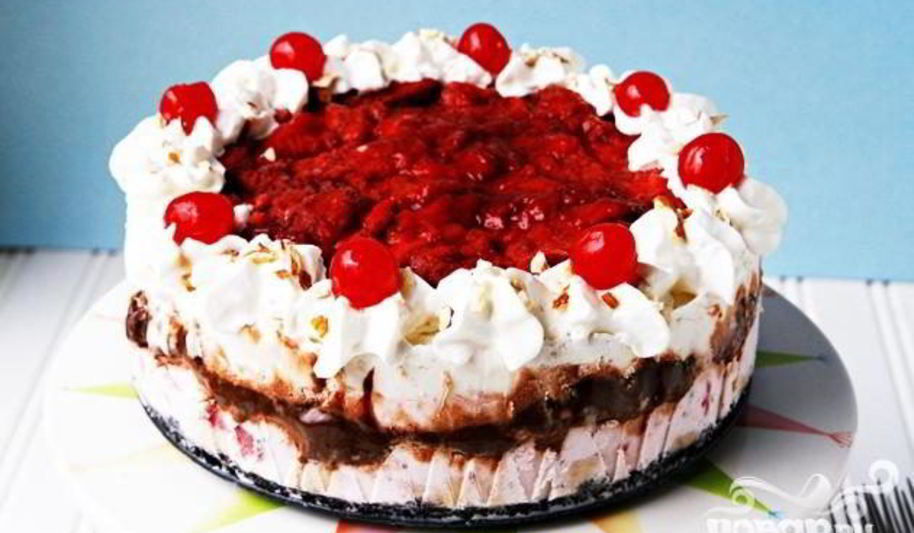Рецепт торта-мороженого с клубникой и бананами