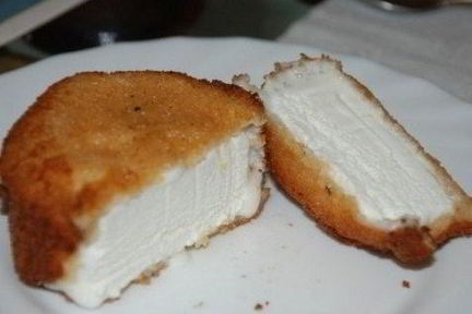 Жареное мороженое в панировочных сухарях