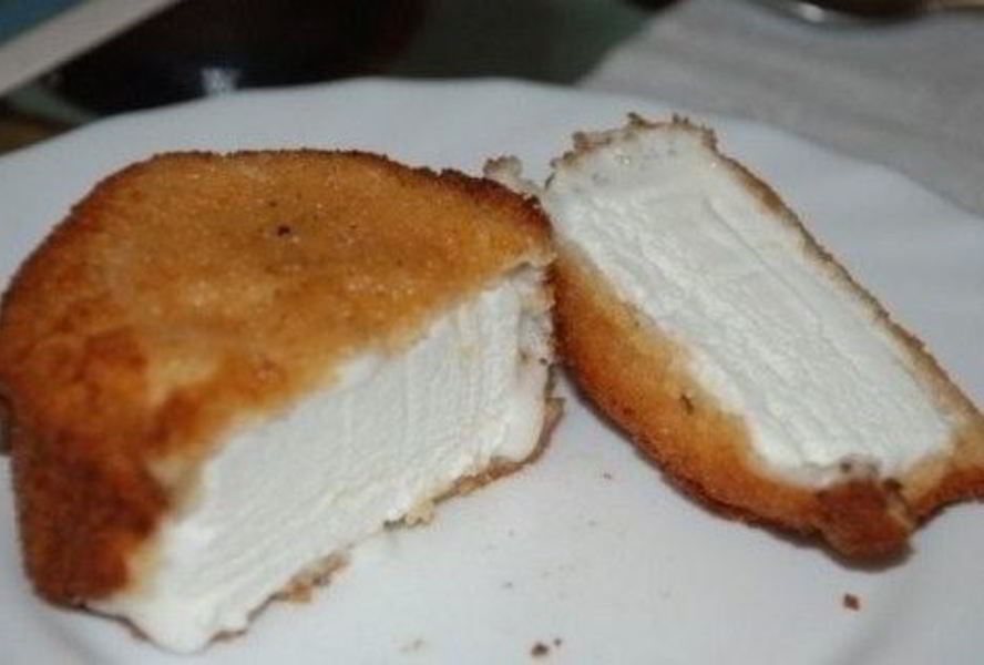 Жареное мороженое в панировочных сухарях