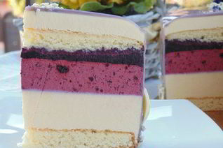 Фиалковый торт-мусс с черникой Весна в Тулузе