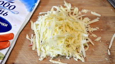 кальмар, фаршированный крабовым муссом