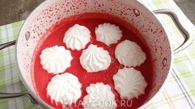 клубнично-зефирный мусс