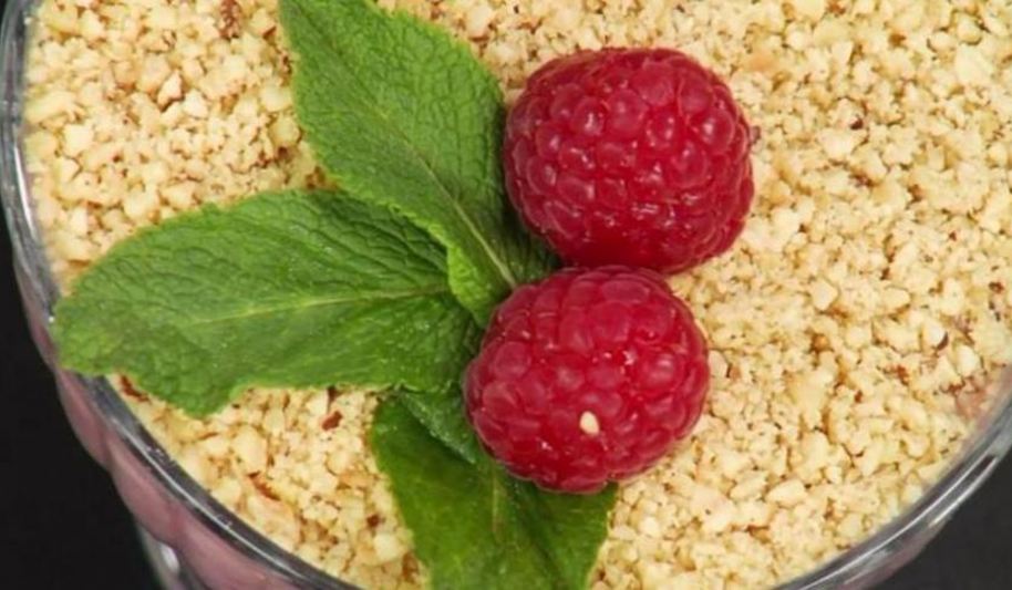 Рецепт мусса из белого шоколада с лесными орехами