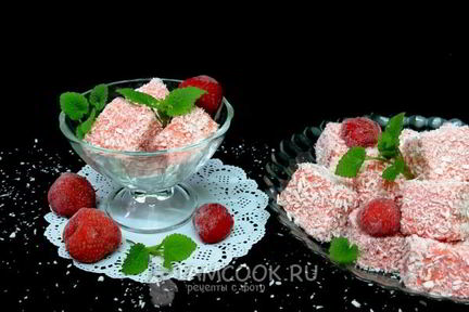 Мусс из клубники с кокосовой стружкой