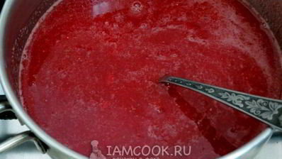 мусс из клубники с кокосовой стружкой