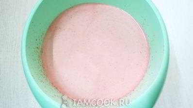 мусс из клубники с кокосовой стружкой