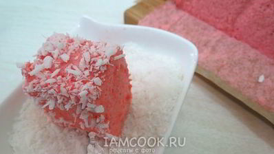 мусс из клубники с кокосовой стружкой