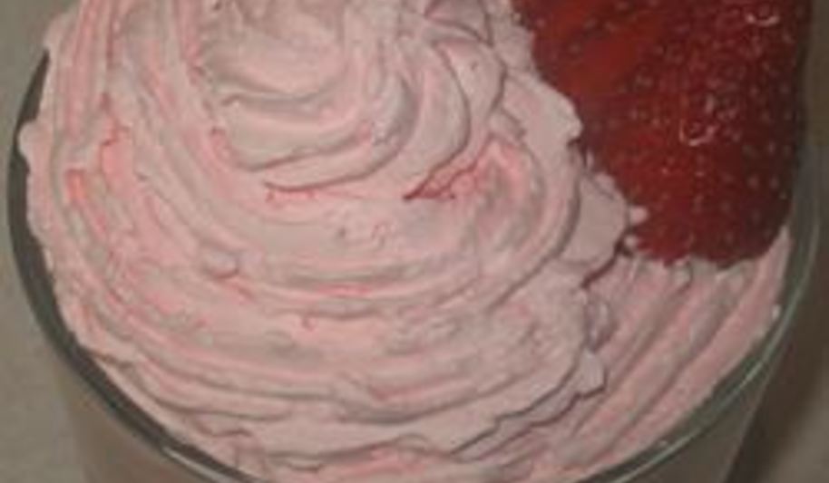 Рецепт мусса из клубники со взбитыми сливками