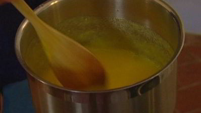 мусс из манго, йогурта и смородины