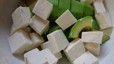 нежный мусс из авокадо с тофу