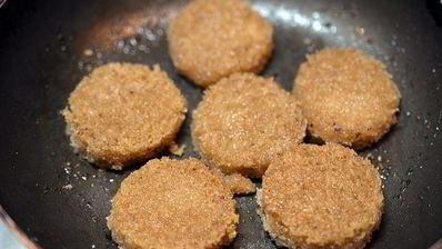 селедочный мусс на хрустящих тостах