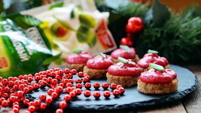 селедочный мусс на хрустящих тостах