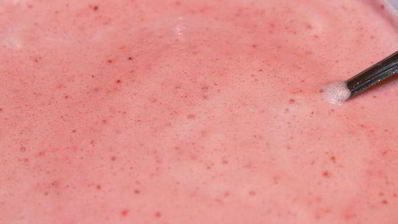 шоколадно-клубничный мусс с орешками