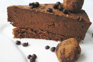 Шоколадный торт-мусс с кофейно-карамельными трюфелями