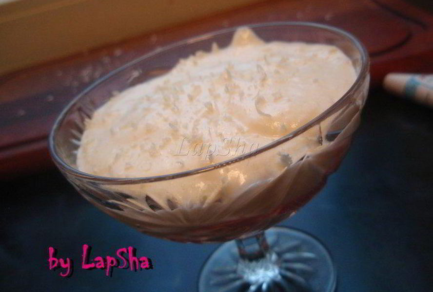 Сливы в сиропе с муссом из белого шоколада