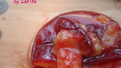 сливы в сиропе с муссом из белого шоколада