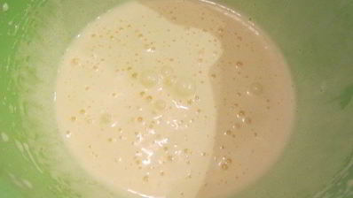 торт-мусс из апельсинового бисквита, винного крем-мусса и розового винограда