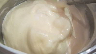 торт-мусс из апельсинового бисквита, винного крем-мусса и розового винограда