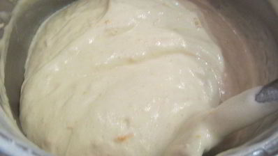 торт-мусс из апельсинового бисквита, винного крем-мусса и розового винограда