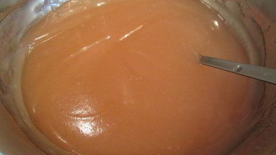 торт-мусс из апельсинового бисквита, винного крем-мусса и розового винограда