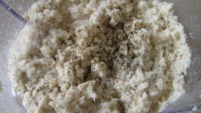 торт-мусс с курицей, шпинатом и черри