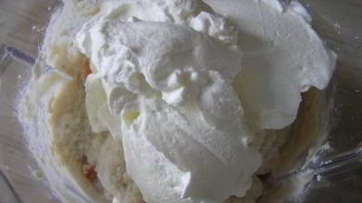 торт-мусс с курицей, шпинатом и черри