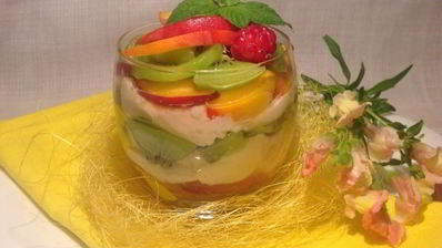 творожный мусс с персиками и киви