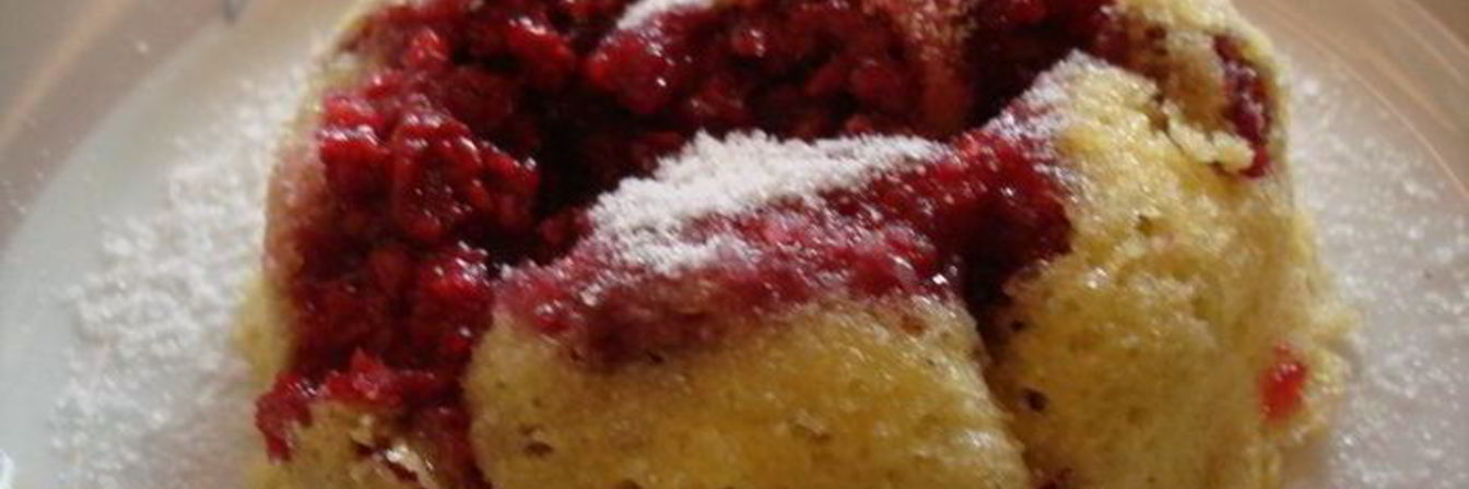 Нежный клафути с малиной