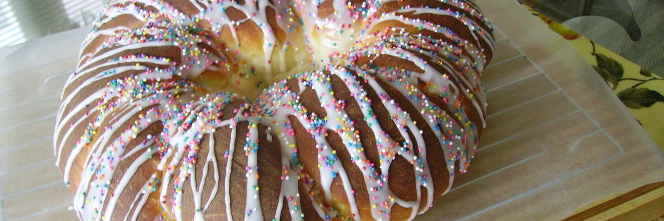 Итальянский пасхальный хлеб