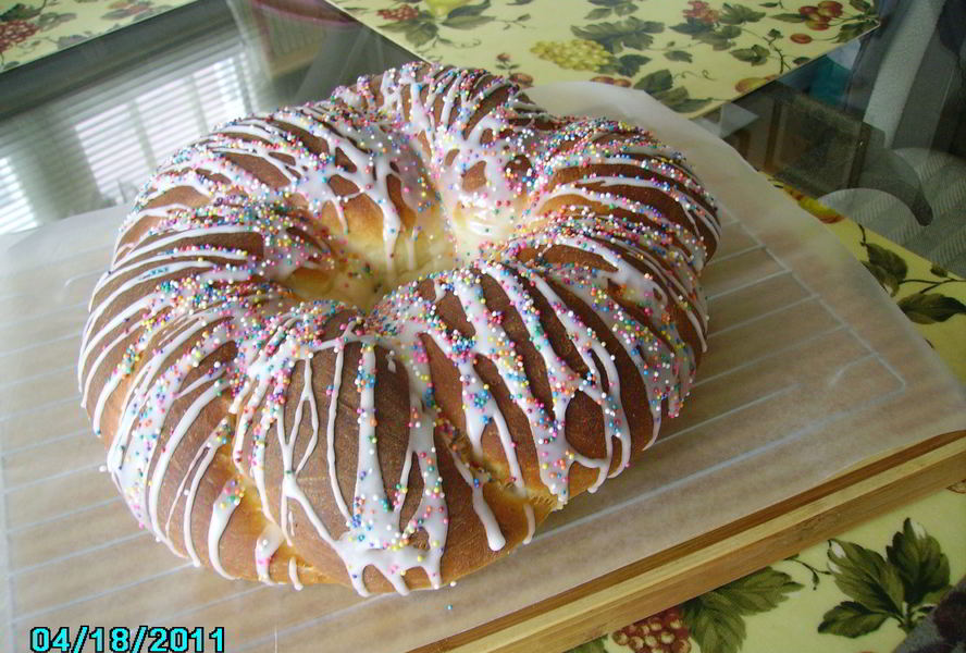 Итальянский пасхальный хлеб