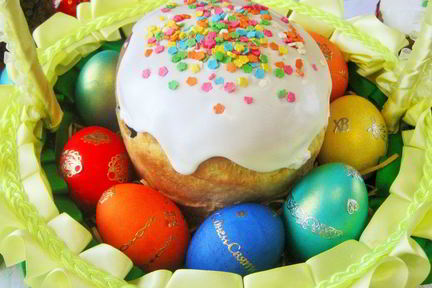 Кулич с ромом и изюмом