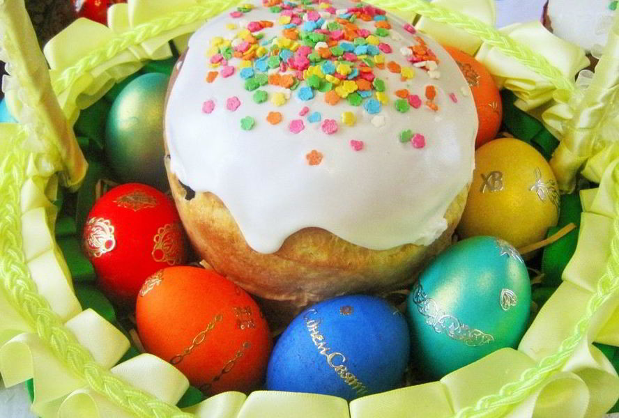 Кулич с ромом и изюмом