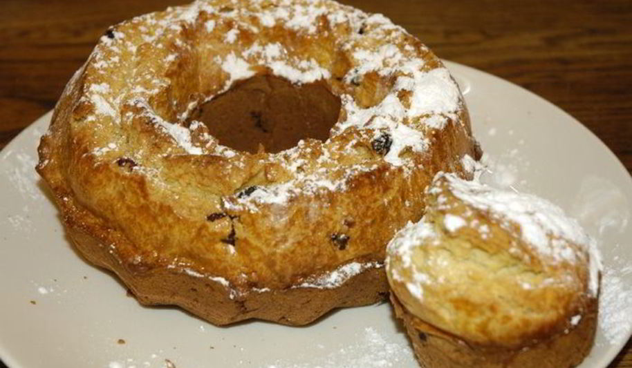 Рецепт кулича с вишней и клюквой