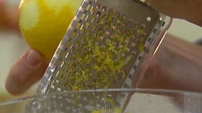 кулич с вишней и клюквой