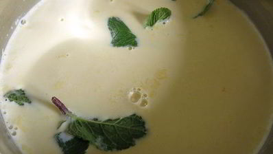 молочно-мятная пасха цветок