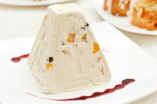 Пасха творожная с миндалем и изюмом