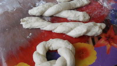 пасхальный кулич и булочки-гнездышки