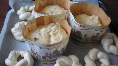 пасхальный кулич и булочки-гнездышки