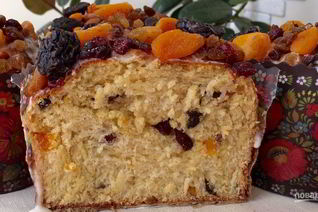 Пасхальный кулич с сухофруктами и орехами